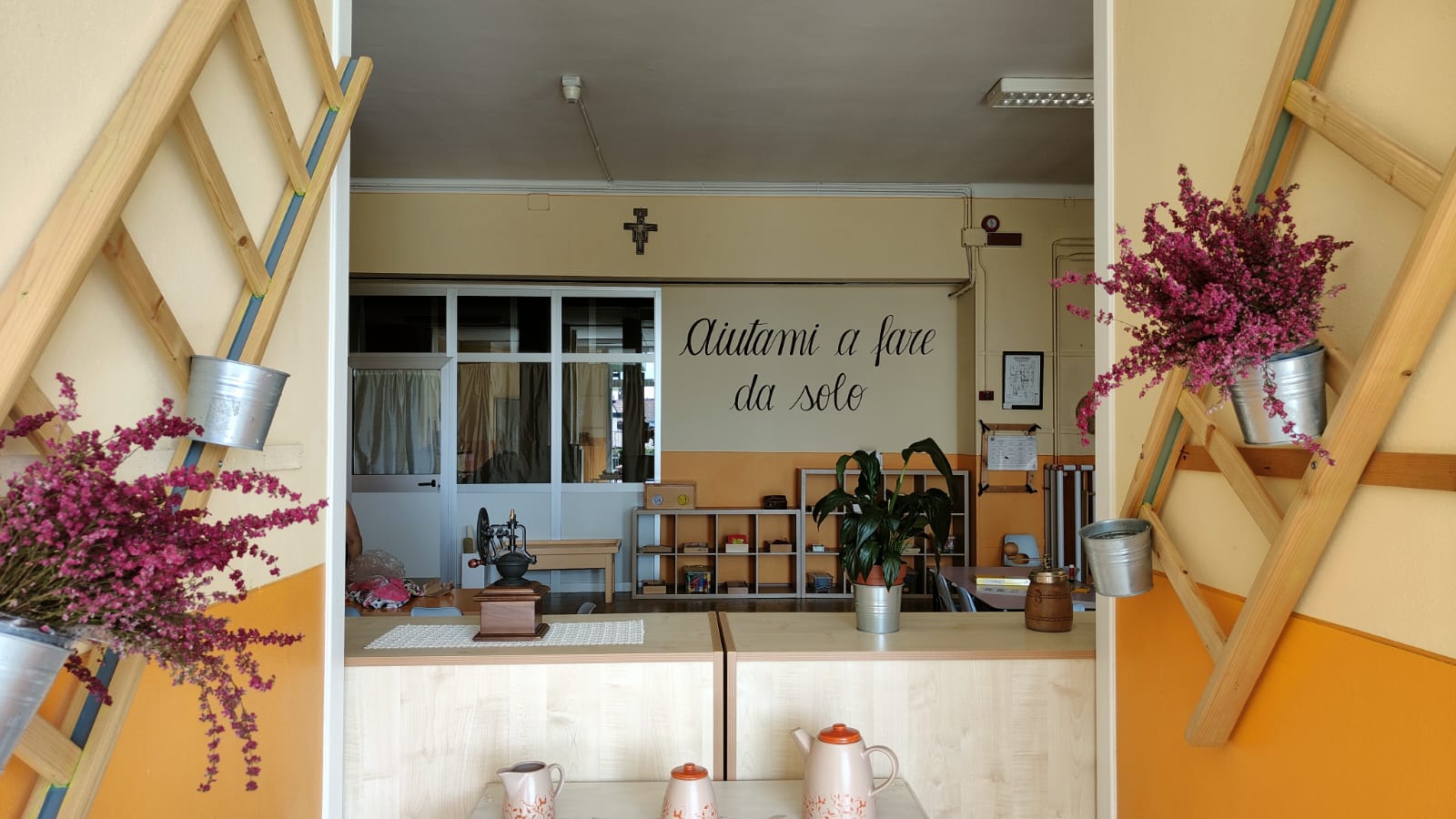 Bambini all'opera nella Casa dei Bambini